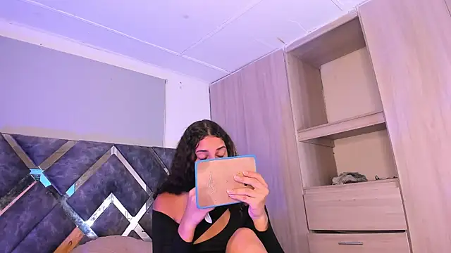 candice777 online show from 10.24.25