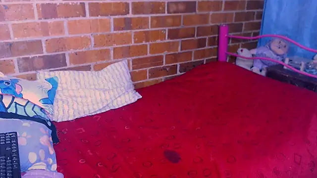 danaiisabella online show from 10.26.25