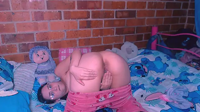 danaiisabella online show from 10.30.25