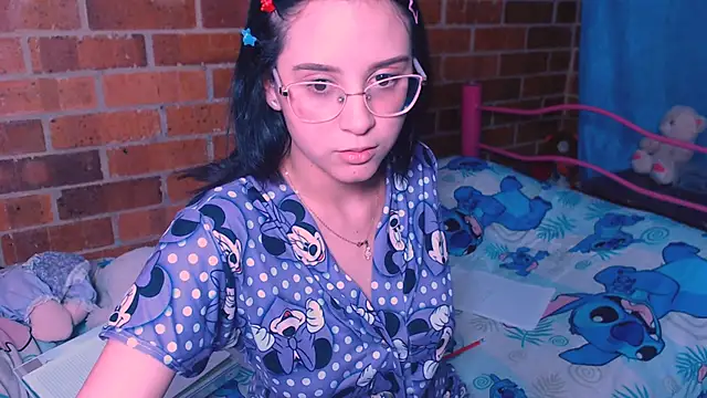 danaiisabella online show from 10.31.25