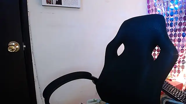 Nicol V online show from 10.23.25