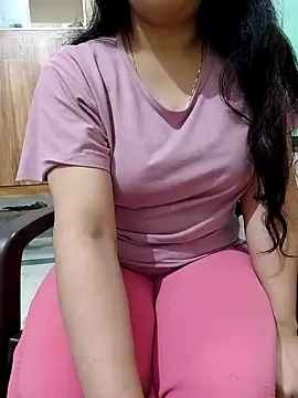 Snapshot of roshni_agrawal0 chatting on 09.24.25 roshni agrawal0 online show from 09.24.25