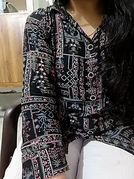 Snapshot of roshni_agrawal0 chatting on 09.27.25 roshni agrawal0 online show from 09.27.25