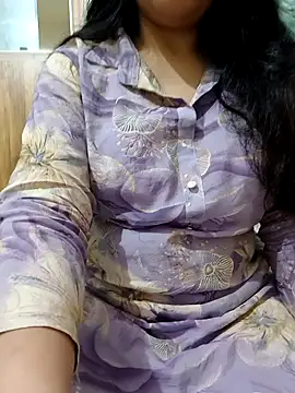 Snapshot of roshni_agrawal0 chatting on 10.03.25 roshni agrawal0 online show from 10.03.25