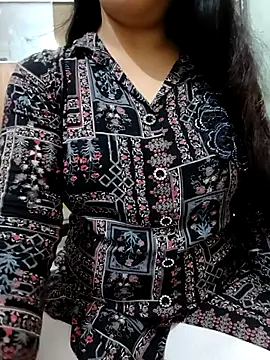 Snapshot of roshni_agrawal0 chatting on 10.05.25 roshni agrawal0 online show from 10.05.25