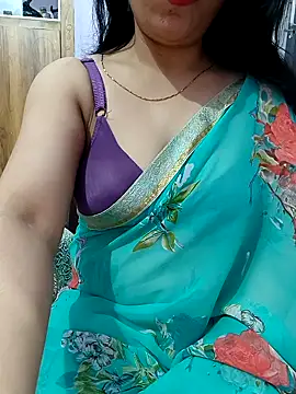 Snapshot of roshni_agrawal0 chatting on 10.22.25 roshni agrawal0 online show from 10.22.25