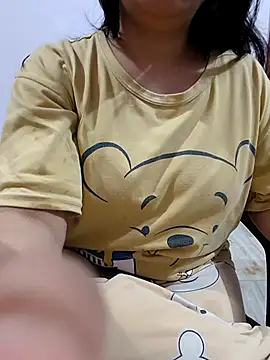 Snapshot of roshni_agrawal0 chatting on 11.08.25 roshni agrawal0 online show from 11.08.25