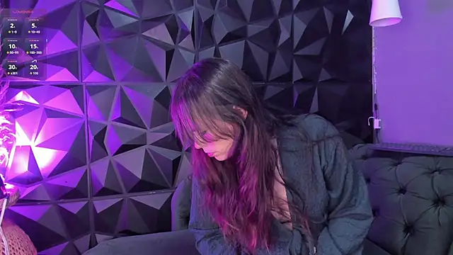 Astridhotman online show from 09.11.25