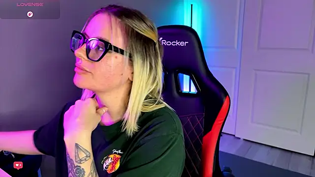 Charlies world online show from 12.14.25