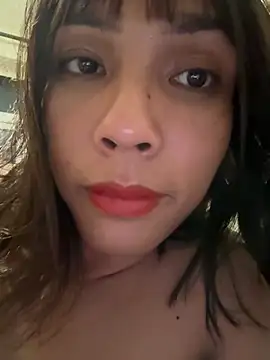 Snapshot of Ladyboyluxe chatting on 02.27.26 Ladyboyluxe online show from 02.27.26