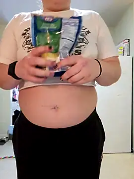 nuttiebuddy1 online show from 10.02.25