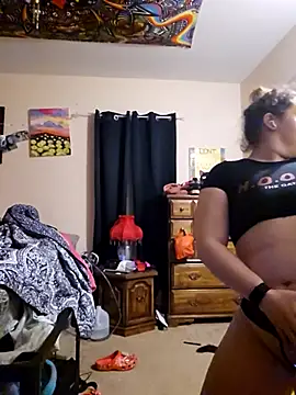 nuttiebuddy1 online show from 11.05.25