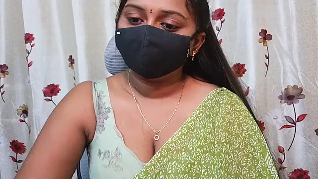 Snapshot of Pavani-Sexy chatting on 07.18.26 Pavani-Sexy online show from 07.18.26