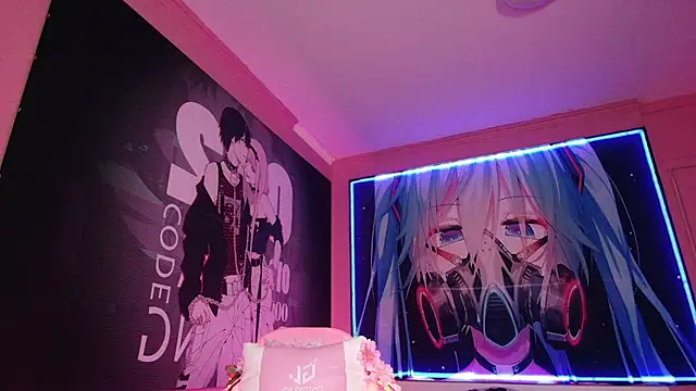 Snapshot of MilkMeSoftly chatting on 09.26.25 MilkMeSoftly online show from 09.26.25