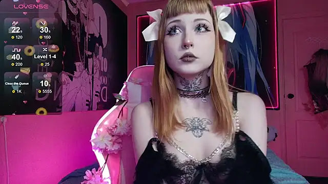 Snapshot of MilkMeSoftly chatting on 10.09.25 MilkMeSoftly online show from 10.09.25