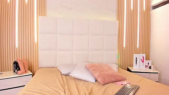 Elody rousse online show from 12.01.25