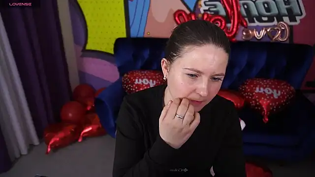 Snapshot of CraveeDoll chatting on 02.10.26 CraveeDoll online show from 02.10.26