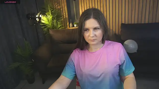 Snapshot of CraveeDoll chatting on 02.20.26 CraveeDoll online show from 02.20.26