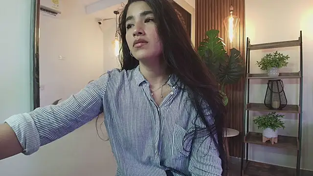 Lia Mar  online show from 09.30.25