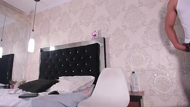 Snapshot of ThiagoBlaze chatting on 09.18.25 ThiagoBlaze online show from 09.18.25