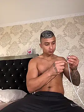 Snapshot of ThiagoBlaze chatting on 09.19.25 ThiagoBlaze online show from 09.19.25