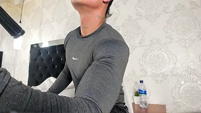 Snapshot of ThiagoBlaze chatting on 09.20.25 ThiagoBlaze online show from 09.20.25