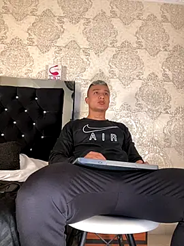 Snapshot of ThiagoBlaze chatting on 10.03.25 ThiagoBlaze online show from 10.03.25