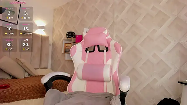 Clhoe Johnson online show from 02.02.26