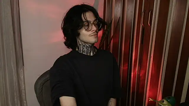 Snapshot of Mihail_leroy chatting on 07.11.26 Mihail leroy online show from 07.11.26