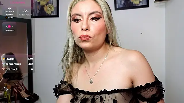 Snapshot of brianna_smoke chatting on 10.17.25 brianna smoke online show from 10.17.25