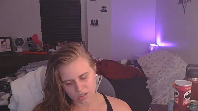 Sexyblonde12344 online show from 09.16.25