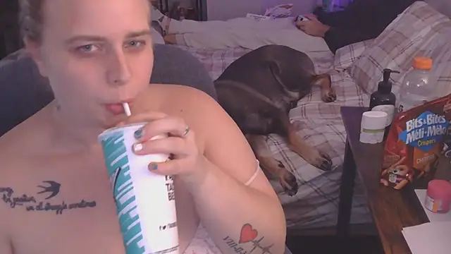 Sexyblonde12344 online show from 10.08.25