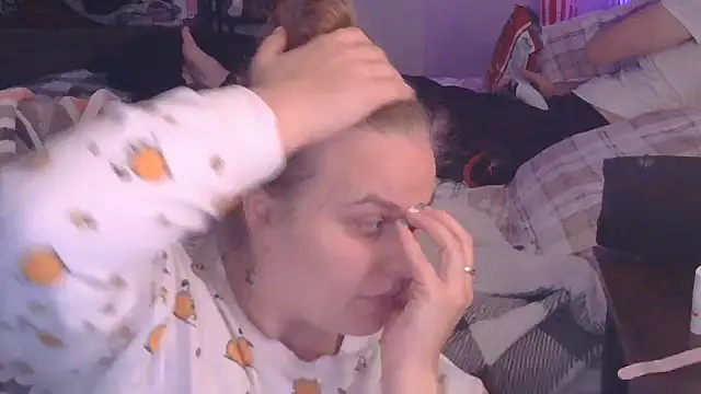 Sexyblonde12344 online show from 10.15.25