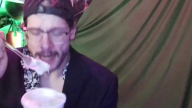 MasterDaddyCool online show from 10.28.25