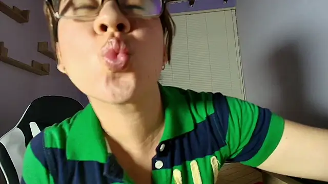 Snapshot of luna_desiree chatting on 10.14.25 luna desiree online show from 10.14.25