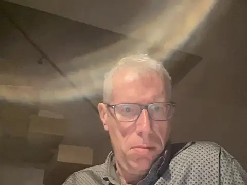 Snapshot of choupipat1 chatting on 10.03.25 choupipat1 online show from 10.03.25