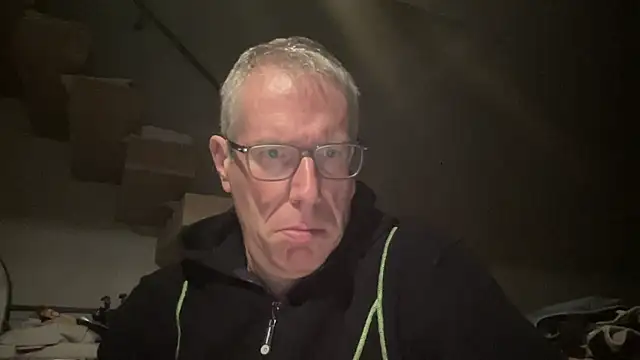 Snapshot of choupipat1 chatting on 10.06.25 choupipat1 online show from 10.06.25