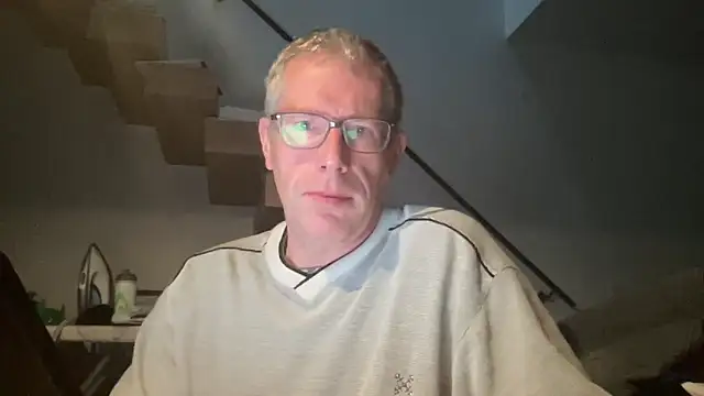 Snapshot of choupipat1 chatting on 10.29.25 choupipat1 online show from 10.29.25