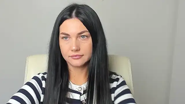 Lune Moon online show from 11.27.25