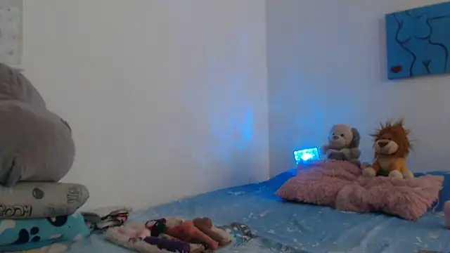 Victoria new online show from 09.29.25