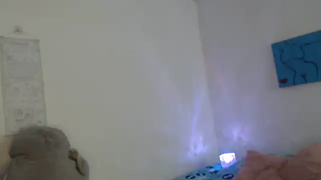 Victoria new online show from 10.04.25