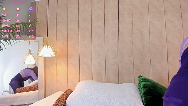 Snapshot of Anantaa_ chatting on 09.27.25 Anantaa  online show from 09.27.25