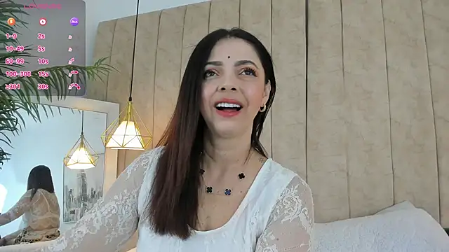 Snapshot of Anantaa_ chatting on 10.04.25 Anantaa  online show from 10.04.25