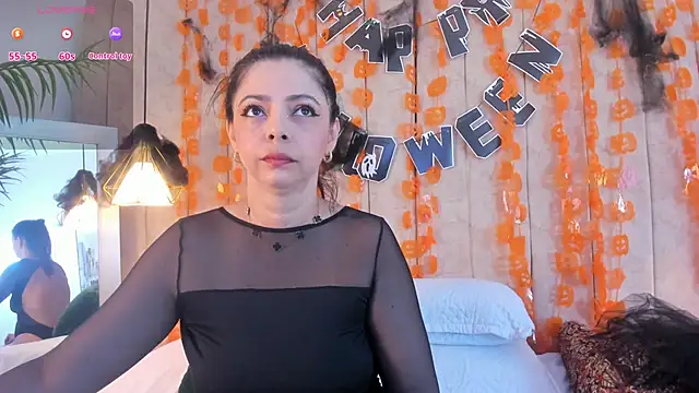 Snapshot of Anantaa_ chatting on 10.24.25 Anantaa  online show from 10.24.25