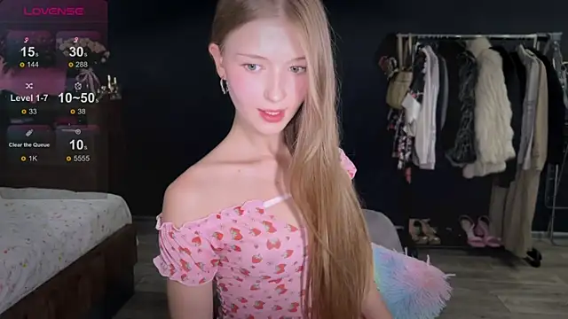 Snapshot of holylisssa chatting on 10.09.25 holylisssa online show from 10.09.25