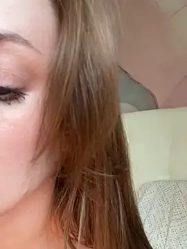 Snapshot of Rosie_Holmes_ chatting on 09.21.25 Rosie Holmes  online show from 09.21.25