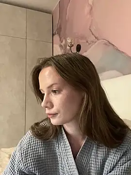 Snapshot of Rosie_Holmes_ chatting on 10.11.25 Rosie Holmes  online show from 10.11.25