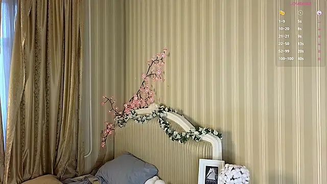 Juuulia  online show from 03.28.26