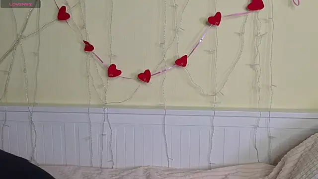 Snapshot of PortiaHedge chatting on 10.14.25 PortiaHedge online show from 10.14.25