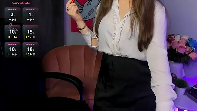 Snapshot of AliceLiador chatting on 09.14.25 AliceLiador online show from 09.14.25